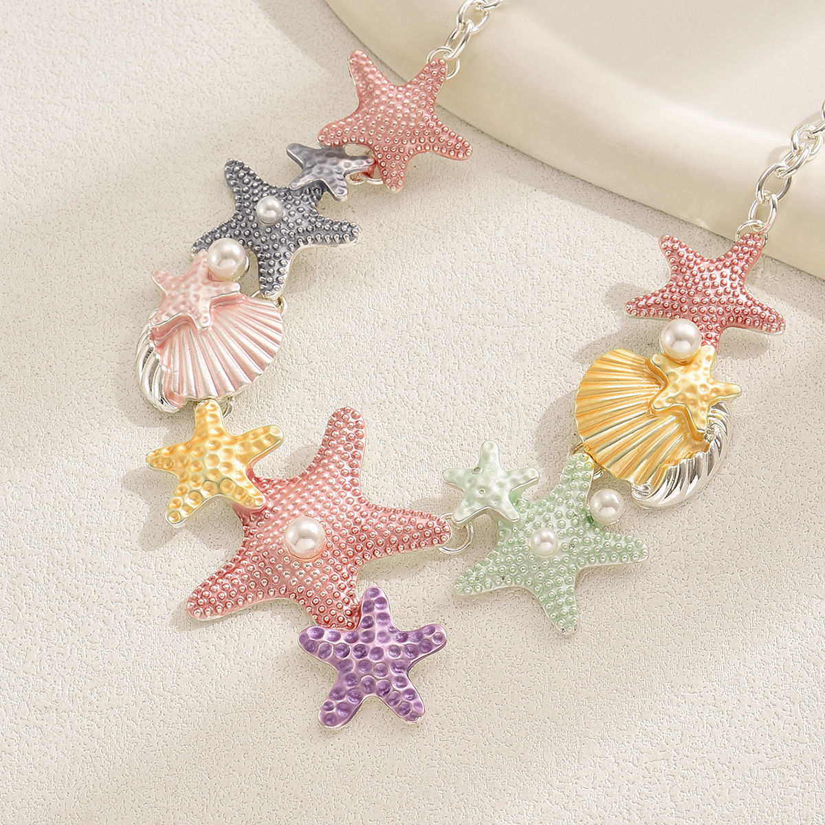 INS-Inspired Long Star & Shell Pendant Necklace – Pearl Inlay & Enamel Design for a Chic Layered Look
