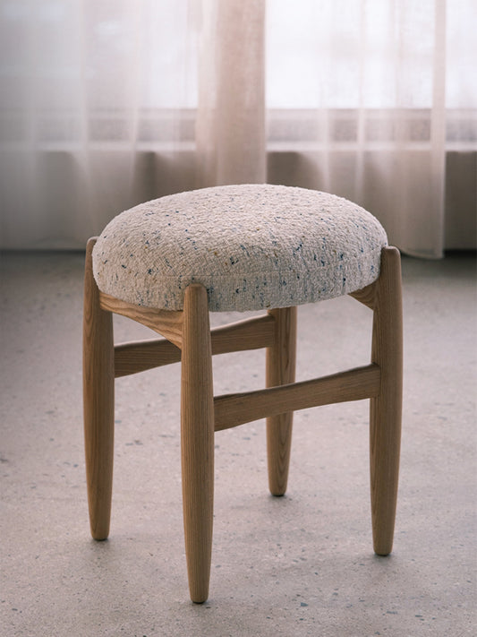🎄50% Christmas special 🎄Wabi-Sabi Wooden Makeup Stool – Minimalist Elegance, Soft & Cozy, Perfect for Your Bedroom!