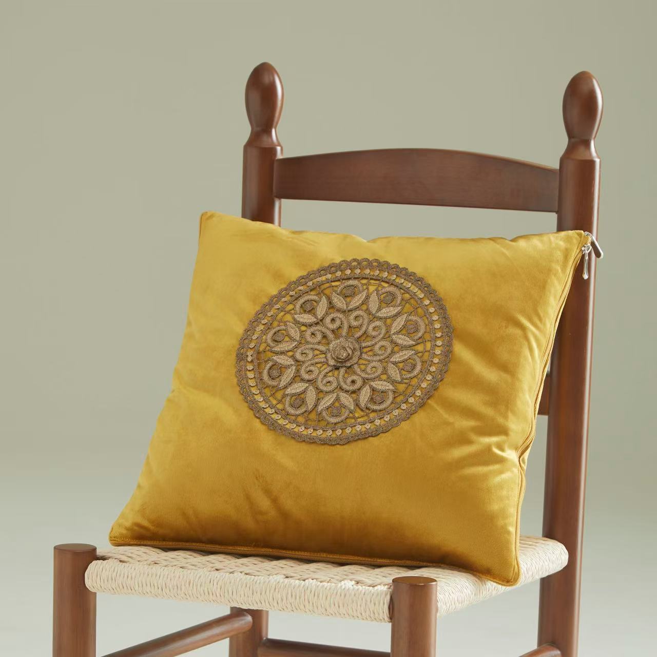 Exquisite Silk Nap Blanket – A Refined Blend of Elegance and Comfort