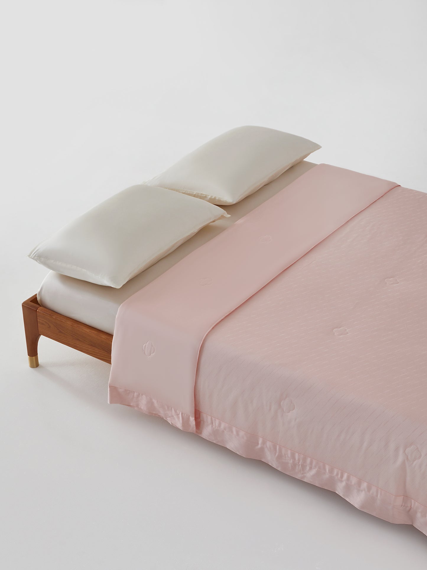 Exquisite Natural Silk Quilt – Luxurious Lightweight Comfort for Refined Living